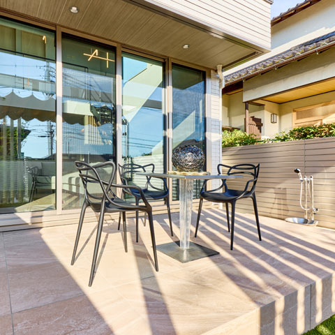 ラグジュアリーモダンの外構施工事例