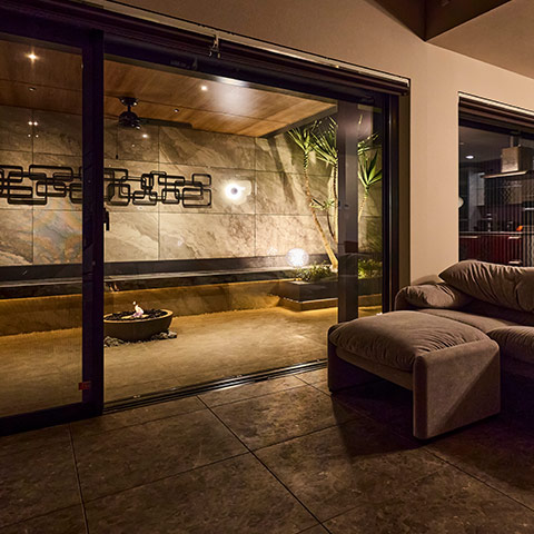 ラグジュアリーモダンの外構施工事例