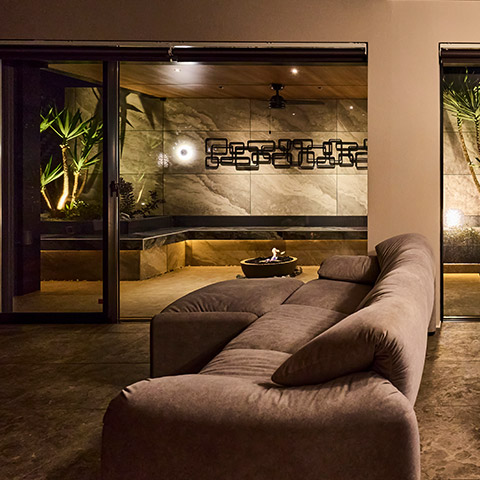 ラグジュアリーモダンの外構施工事例