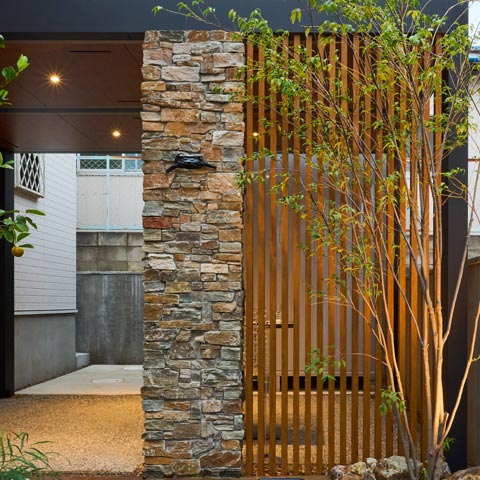 ナチュラルモダンの外構施工事例