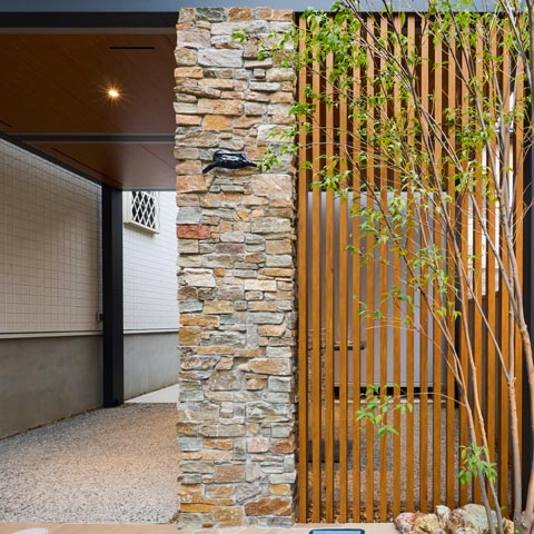 ナチュラルモダンの外構施工事例