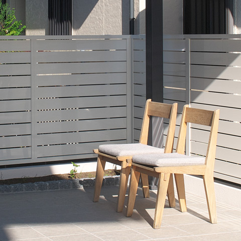 ナチュラルモダンの外構施工事例