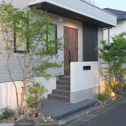 ナチュラルモダンの外構施工事例