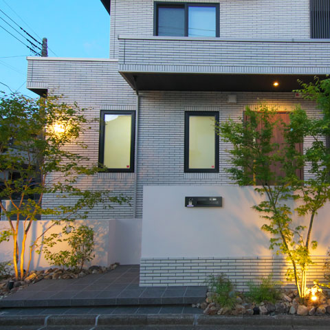 ナチュラルモダンの外構施工事例