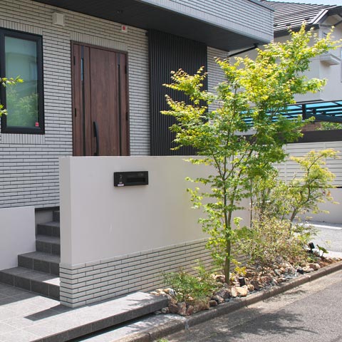 ナチュラルモダンの外構施工事例