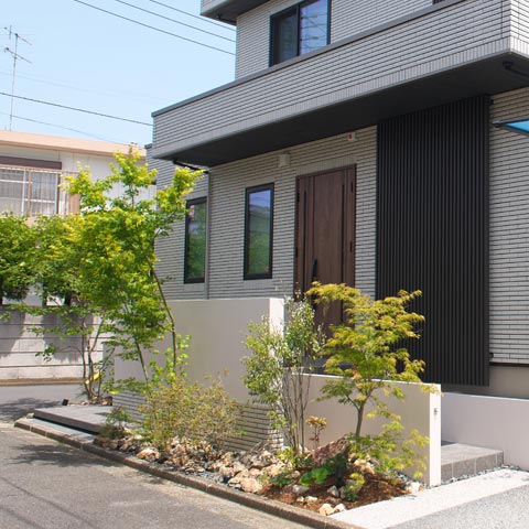 ナチュラルモダンの外構施工事例