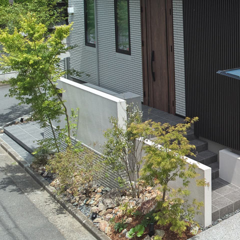 ナチュラルモダンの外構施工事例